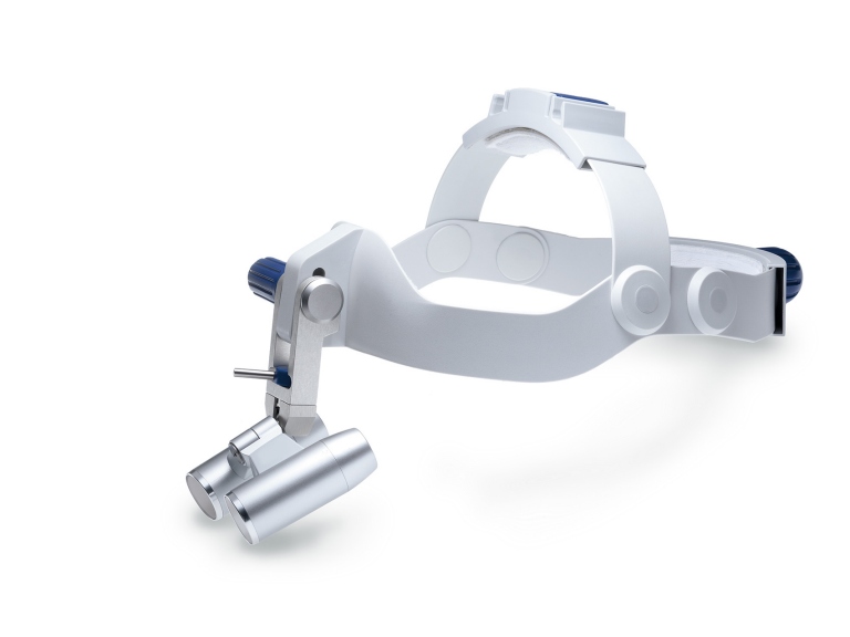 magnifying-visual-devices_for_professionals_benefit02_zeiss-head-worn-loupe